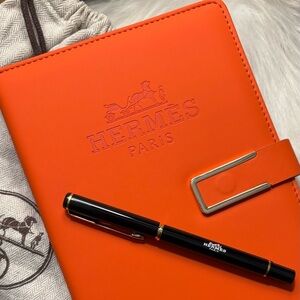 Hermès🐎 Orange Leather VIP Refillable Notebook & Pen Gift Set